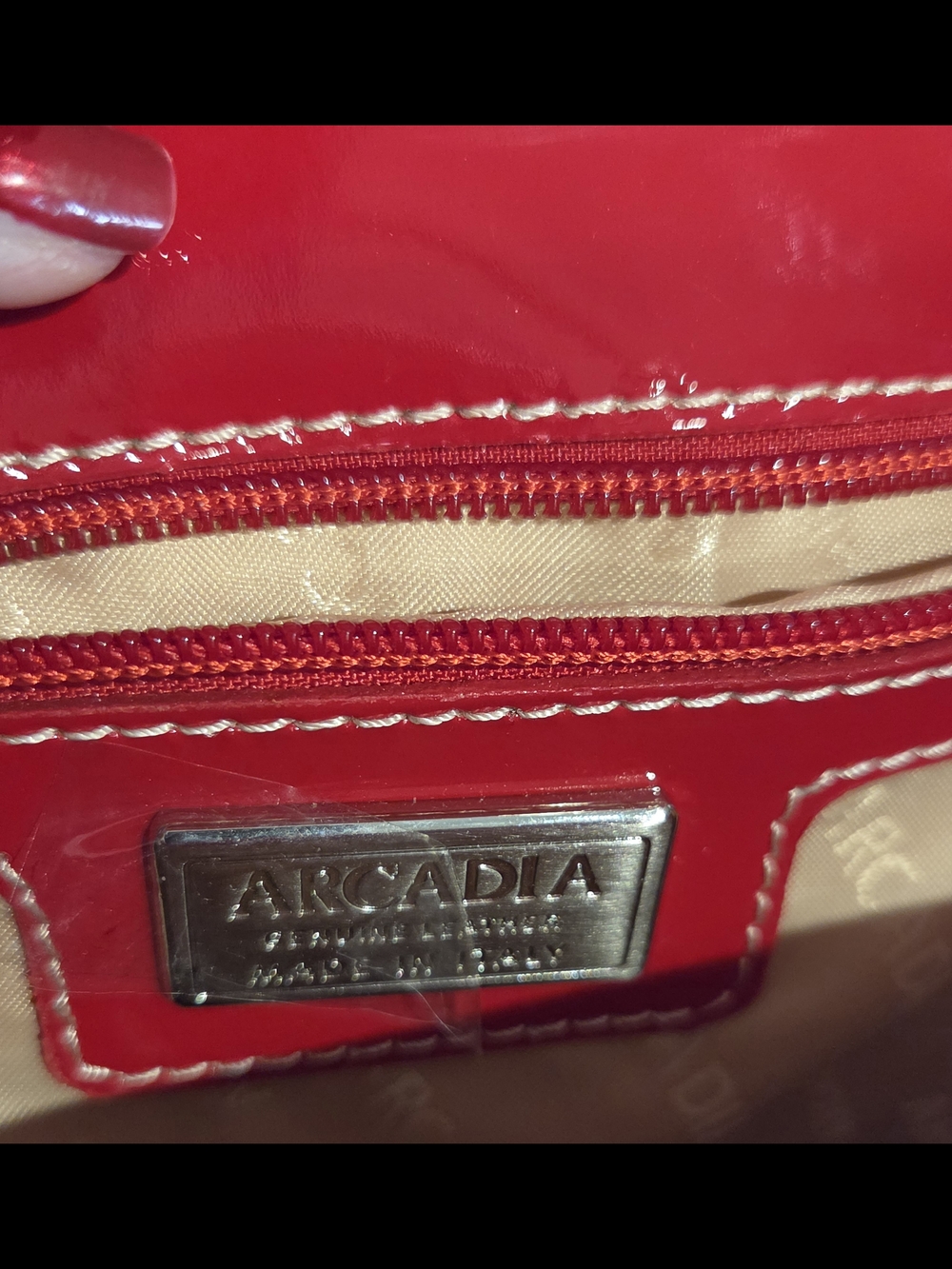 Arcadia Red Patent Leather Embossed Logo Handbag - Made In Italy - Picture 14 of 16